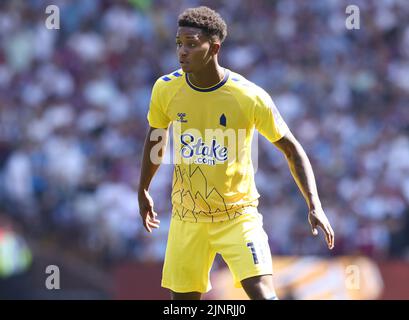 Birmingham, England, 13.. August 2022. Demarai Gray von Everton während des Spiels in der Premier League in Villa Park, Birmingham. Bildnachweis sollte lauten: Darren Staples / Sportimage Stockfoto