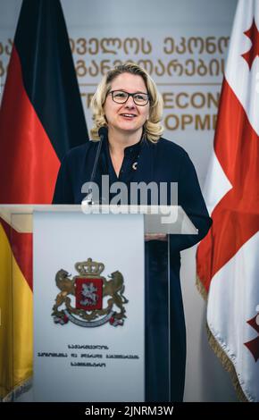 Tiflis, Georgien. 30.. Juni 2022. Bundesentwicklungsministerin Svenja Schulze (SPD) bei einer Pressekonferenz. Tiflis, 06/29/2022. Kredit: dpa/Alamy Live Nachrichten Stockfoto