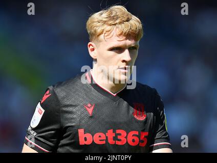 Huddersfield, England, 13.. August 2022. Connor Taylor von Stoke City während des Sky Bet Championship-Spiels im John Smith's Stadium, Huddersfield. Bildnachweis sollte lauten: Lexy Ilsley / Sportimage Stockfoto