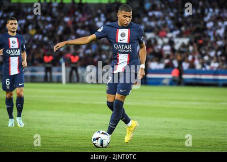 Paris, Frankreich, Frankreich. 13. August 2022. Kylian MMAPPE von PSG während des Ligue 1-Spiels zwischen Paris Saint-Germain (PSG) und Montpellier Herault Sport Club (MHSC) im Stadion Parc des Princes am 13. August 2022 in Paris, Frankreich. (Bild: © Matthieu Mirville/ZUMA Press Wire) Stockfoto