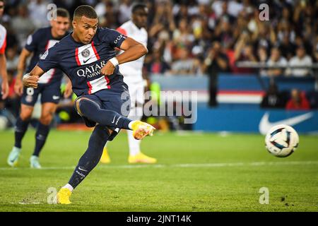 Paris, Frankreich, Frankreich. 13. August 2022. Kylian MMAPPE von PSG während des Ligue 1-Spiels zwischen Paris Saint-Germain (PSG) und Montpellier Herault Sport Club (MHSC) im Stadion Parc des Princes am 13. August 2022 in Paris, Frankreich. (Bild: © Matthieu Mirville/ZUMA Press Wire) Stockfoto