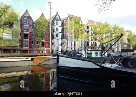 Lastkähne auf der Brouwersgracht in Jordaan in Amsterdam Stockfoto