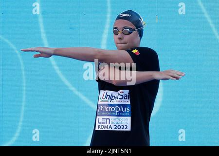 Der Belgier Valentine Dumont im Vorfeld der Frauen-Freestyle 200m bei den Europameisterschaften im Schwimmen in Rom, Italien, Samstag, 13. August 2022. Die Schwimmeuropameisterschaften 2022 finden vom 11. Bis 21. August statt. BELGA FOTO NIKOLA KRSTIC Stockfoto