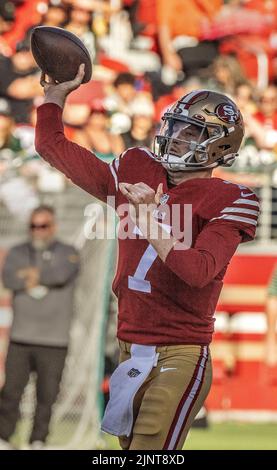 Santa Clara, Kalifornien, USA. 12. August 2022. San Francisco 49ers Quarterback Nate Sudfeld (7) am Freitag, den 12. August 2022, im Levis Stadium in Santa Clara, Kalifornien. Die 49ers besiegten die Packers 28-21 bei einem Vorsaison-Spiel. (Bild: © Al Golub/ZUMA Press Wire) Stockfoto