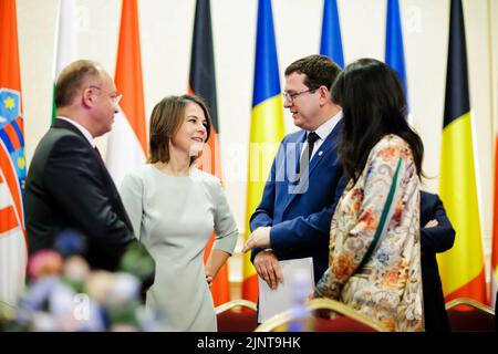 2. Konferenz zur Unterstützung der Republik Moldau. (LR): Bogdan Lucian Aurescu, Minister für auswärtige Angelegenheiten Rumäniens, Annalena Baerbock (Bündnis 90/die Grünen), Bundesaußenminister, Marcel Spatari, Minister für Arbeit und soziale Sicherheit der Republik Moldau, Und Chrysoula Zacharopoulou, Staatssekretärin für Entwicklung, Frankophonie und internationale Partnerschaften beim Minister für Europa und auswärtige Angelegenheiten der Französischen Republik. Bukarest, 07/15/2022 Stockfoto