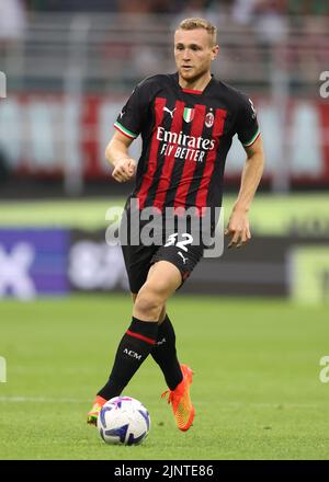 Mailand, Italien, 13.. August 2022. Tommaso Pobega von AC Mailand während der Serie A Spiel bei Giuseppe Meazza, Mailand. Bildnachweis sollte lauten: Jonathan Moscrop / Sportimage Stockfoto