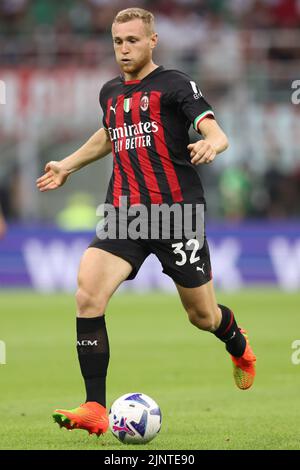 Mailand, Italien, 13.. August 2022. Tommaso Pobega von AC Mailand während der Serie A Spiel bei Giuseppe Meazza, Mailand. Bildnachweis sollte lauten: Jonathan Moscrop / Sportimage Stockfoto