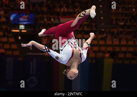 München, Deutschland. 11. August 2022. Emma Leonie MALEWSKI (GER), Action, Balance Beam, Balance Beam. Kunstturnen, Gymnastik, Frauen, Frauen in der Olympiahalle. Europameisterschaften München 2022 am 11.. August 2022 ?SVEN SIMON Fotoagentur GmbH & Co. Pressefoto KG # Prinzess-Luise-Str. 41 # 45479 M uelheim/R uhr # Tel 0208/9413250 # Fax. 0208/9413260 # GLS Bank # BLZ 430 609 67 # Konto 4030 025 100 # IBAN DE75 4306 0967 4030 0251 00 # BIC GENODEM1GLS # www.svensimon.net. Kredit: dpa/Alamy Live Nachrichten Stockfoto