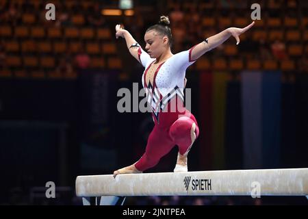 München, Deutschland. 11. August 2022. Emma Leonie MALEWSKI (GER), Action, Balance Beam, Balance Beam. Kunstturnen, Gymnastik, Frauen, Frauen in der Olympiahalle. Europameisterschaften München 2022 am 11.. August 2022 ?SVEN SIMON Fotoagentur GmbH & Co. Pressefoto KG # Prinzess-Luise-Str. 41 # 45479 M uelheim/R uhr # Tel 0208/9413250 # Fax. 0208/9413260 # GLS Bank # BLZ 430 609 67 # Konto 4030 025 100 # IBAN DE75 4306 0967 4030 0251 00 # BIC GENODEM1GLS # www.svensimon.net. Kredit: dpa/Alamy Live Nachrichten Stockfoto