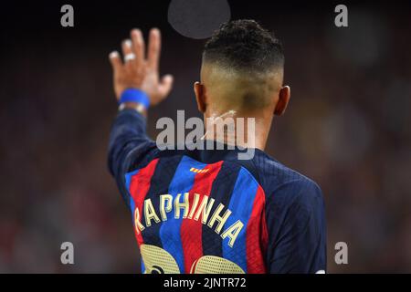 Barcelona, Spanien, 13. August 2022. FC Barcelona gegen Rayo Vallecano Raphina (22) des FC Barcelona während des Spiels zwischen dem FC Barcelona und Rayo Vallecano, das dem ersten Tag der La Liga Santander im Spotify Camp Nou Stadium in Barcelona, Spanien, entspricht. Stockfoto