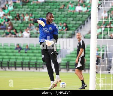 Austin, Texas, USA. 13. August 2022. Der sportliche Kansas City Torhüter Kendall McIntosh (22) wärmt sich vor dem Start eines Fußballspiels der Major League beim FC Austin am 13. August 2022 in Austin, Texas, auf. (Bild: © Scott Coleman/ZUMA Press Wire) Stockfoto