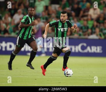 Austin, Texas, USA. 13. August 2022. Der Austin FC Mittelfeldspieler Felane Martins (22) bewegt den Ball während eines Major League Soccer Spiels am 13. August 2022 in Austin, Texas. Der FC Austin kam von einem Defizit von 3-1 zurück, um Sporting Kansas City 4-3 zu schlagen. (Bild: © Scott Coleman/ZUMA Press Wire) Stockfoto