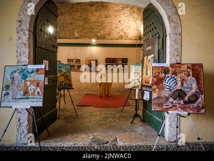 Persönliche Ausstellung der Künstlerin Mara Isolani - Peschiera del Garda Stadt - Gardasee, Region Venetien Norditalien, Europa Stockfoto