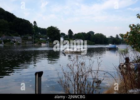 Segelboote auf dem Fluss lerryn, cornwall, großbritannien august 2022 Stockfoto