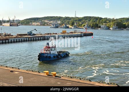 Gdynia, Polen, 2. Juli 2022. Blick auf den Hafen in Gdynia an der Ostsee Stockfoto