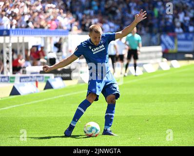 Karlsruhe, Deutschland. 13. August 2022. Fußball: 2. Bundesliga, Karlsruher SC - SV Sandhausen, Matchday 4, im BBBank Wildpark. Karlsruher Marco Thiede. Kredit: Uli Deck/dpa - WICHTIGER HINWEIS: Gemäß den Anforderungen der DFL Deutsche Fußball Liga und des DFB Deutscher Fußball-Bund ist es untersagt, im Stadion und/oder vom Spiel aufgenommene Fotos in Form von Sequenzbildern und/oder videoähnlichen Fotoserien zu verwenden oder zu verwenden./dpa/Alamy Live News Stockfoto