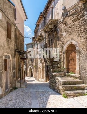 Pacentro, mittelalterliches Dorf in der Provinz L'Aquila, Abruzzen, Mittelitalien. Stockfoto