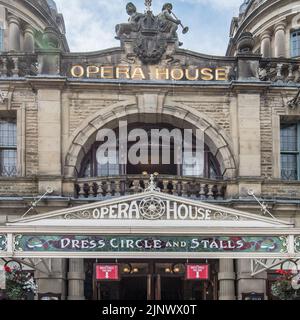 Das Buxton Opera House befindet sich in The Square, Buxton, Derbyshire, England. Stockfoto