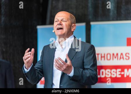 Porträt des deutschen Bundeskanzlers Olaf Scholz bei einer Wahlveranstaltung in Kiel Stockfoto