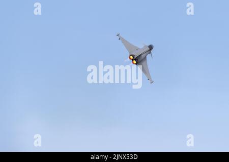 Italienische Luftwaffe - Eurofighter F-2000A Typhoon Kampfjet Auftritt bei der Royal International Air Tattoo 2022 Stockfoto