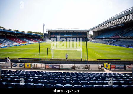 Blackburn, Großbritannien. 14.. August 2022. Gesamtansicht des Ewood Park Stadions. Das Sky Bet Championship-Spiel zwischen Blackburn Rovers und West Bromwich Albion im Ewood Park, Blackburn, am Sonntag, 14.. August 2022. (Kredit: Mike Morese | MI News)Ewood Park Eckflagge.das Sky Bet Championship Match zwischen Blackburn Rovers und West Bromwich Albion am Sonntag, 14.. August 2022 im Ewood Park, Blackburn. (Kredit: Mike Morese | MI News) Kredit: MI News & Sport /Alamy Live News Stockfoto