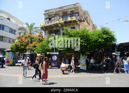 Eingang zum Carmel Markt von der Allenby Straße in Tel-Aviv, Israel. Stockfoto