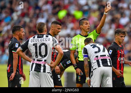 Mailand, Italien. 13. August 2022. Schiedsrichter Livio Marinelli sah in der Serie Ein Spiel zwischen AC Mailand und Udinese in San Siro in Mailand. (Foto: Gonzales Photo/Alamy Live News Stockfoto