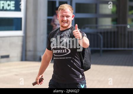 Jordan Johnstone #21 von Hull FC kommt am 8/14/2022 im MKM Stadium in an. (Foto von David Greaves/News Images/Sipa USA) Quelle: SIPA USA/Alamy Live News Stockfoto