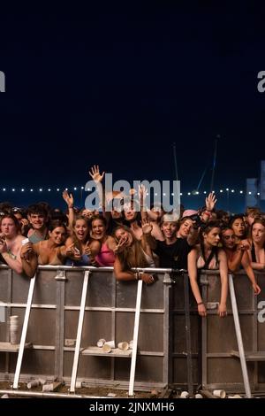 Newquay, Cornwall, Großbritannien. 13.. August 2022. Allgemeine Atmosphäre beim Boardmasters Festival 2022. Quelle: Sam Hardwick/Alamy. Stockfoto