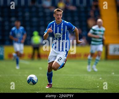 Kilmarnock, Schottland, Großbritannien. 14.. August 2022; The BBSP Stadium Rugby Park, Kilmarnock, Schottland: Schottischer Premier League-Fußball, Kilmarnock FC gegen Celtic: Lewis Mayo von Kilmarnock am Ball Credit: Action Plus Sports Images/Alamy Live News Stockfoto