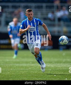 Kilmarnock, Schottland, Großbritannien. 14.. August 2022; The BBSP Stadium Rugby Park, Kilmarnock, Schottland: Schottischer Premier League-Fußball, Kilmarnock FC gegen Celtic: Calum Waters of Kilmarnock am Ball Credit: Action Plus Sports Images/Alamy Live News Stockfoto