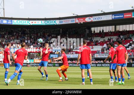 ROTTERDAM - Spieler von AZ während des niederländischen Eredivisie-Spiels zwischen Sparta Rotterdam und AZ Alkmaar im Sparta Stadium Het Kasteel am 14. August 2022 in Rotterdam, Niederlande. ANP ED DER POL Stockfoto