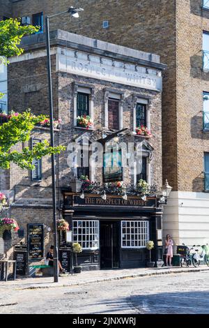 The Prospect of Whitby, ein historischer Pub am Fluss in Wapping, London. Stockfoto