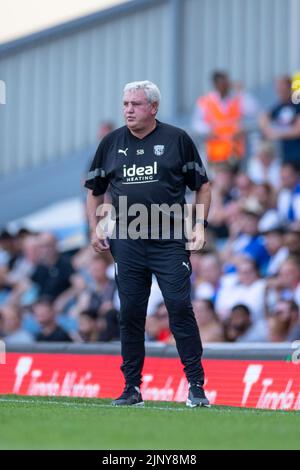 Blackburn, Großbritannien. 14.. August 2022. West Bromwich Albion Manager Steve Bruce während des Sky Bet Championship-Spiels zwischen Blackburn Rovers und West Bromwich Albion am Sonntag, 14.. August 2022 im Ewood Park, Blackburn. (Kredit: Mike Morese | MI News)Ewood Park Eckflagge.das Sky Bet Championship Match zwischen Blackburn Rovers und West Bromwich Albion am Sonntag, 14.. August 2022 im Ewood Park, Blackburn. (Kredit: Mike Morese | MI News) Kredit: MI News & Sport /Alamy Live News Stockfoto