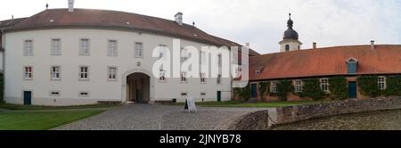 Schloss Fasanerie, Schlossanlage aus dem 1700s, bei Fulda, Haushof, Panoramaaufnahme, Eichenzell, Deutschland Stockfoto