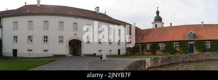 Schloss Fasanerie, Schlossanlage aus dem 1700s, bei Fulda, Haushof, Panoramaaufnahme, Eichenzell, Deutschland Stockfoto