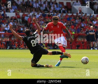 Nottingham, Großbritannien. 14.. August 2022; The City Ground, Nottingham, Nottinghamshire, England; Premier League Football, Nottingham Forest versus West Ham : Jesse Lingard von Nottingham Forest tackles West Ham United's Pablo Fornals Credit: Action Plus Sports Images/Alamy Live News Stockfoto