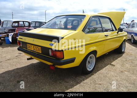 Ein Ford Escort RS2000 aus dem Jahr 1980, der auf der Oldtimer-Ausstellung an der englischen Riviera in Paignton, Devon, England, Großbritannien, ausgestellt wurde. Stockfoto