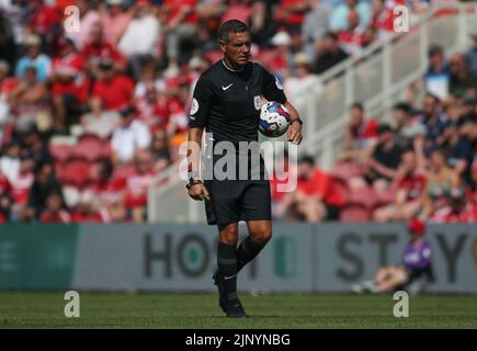 Middlesbrough, Großbritannien. 14.. August 2022. Andre Marriner während des Sky Bet Championship-Spiels zwischen Middlesbrough und Sheffield United im Riverside Stadium, Middlesbrough, am Sonntag, 14.. August 2022. (Kredit: Michael Driver | MI Nachrichten) Kredit: MI Nachrichten & Sport /Alamy Live Nachrichten Stockfoto