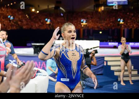 München, Deutschland. 14. August 2022. Europameisterschaften, Gymnastik, Unebenheiten, Finale, Frauen, Olympiahalle. Die deutsche Turnerin Elisabeth Seitz jubelt während des Scoring. Quelle: Sven Beyrich/dpa/Alamy Live News Stockfoto