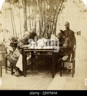 Pierre Joseph Rossier. Views in China, herausgegeben von Negretti und Zambra in den Jahren 1859 und 1861. Erste Serie und zweite Serie. Diese wichtigen Bilder waren die ersten kommerziellen Ansichten von China, die im Westen verkauft wurden. Kanton. Zwei Mandarinen der First Class, oder Blue Button’, N&Z (China - Serie 2.) 98 Stockfoto