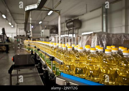Fabrik für die Herstellung von Speiseölen. Flacher DOFF. Ukraine Stockfoto