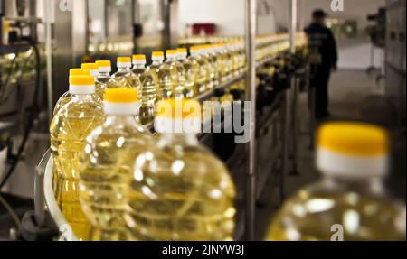 Fabrik für die Herstellung von Speiseölen. Flacher DOFF. Ukraine Stockfoto