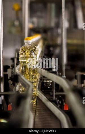 Fabrik für die Herstellung von Speiseölen. Flacher DOFF. Ukraine Stockfoto