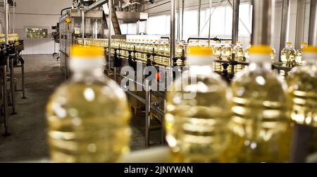 Fabrik für die Herstellung von Speiseölen. Flacher DOFF. Ukraine Stockfoto