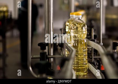 Fabrik für die Herstellung von Speiseölen. Flacher DOFF. Ukraine Stockfoto