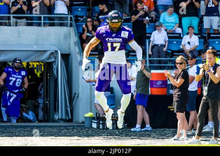 Frankfurt, Deutschland. 14. August 2022. European League of Football: Vienna Vikings bei der Frankfurt Galaxy. Frankfurt Galaxy- Einlauf WR # 17 Reece Horn Credit: Frank Baumert/Alamy Live News Stockfoto