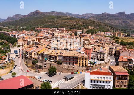 Luftaufnahme von La Pobla de Segur, Provinz Lleida, Spanien Stockfoto