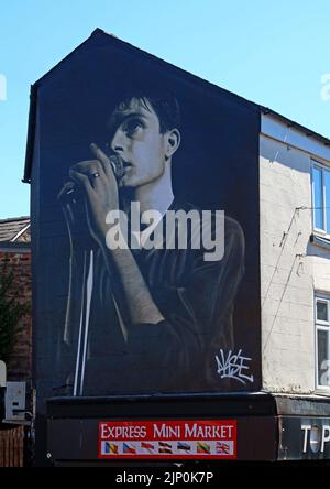 Ian Curtis, Sänger von Joy Division Wandbild von Aske, Straßenkünstler aus Manchester, Mill Street, Macclesfield, Cheshire, ENGLAND, GROSSBRITANNIEN,SK11 6NN Stockfoto