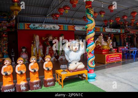 Chachoengsao Thailand 9. Jun 2022: Die Statue der japanischen Zeichentrickfigur Ikkyu-san im Wat Saman Rattanaram, die für das Bild von Ganesha berühmt ist. Stockfoto